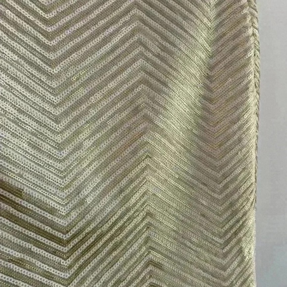 Banana Republic Elegant Gold Chevron Skirt 8P - Picture 2 of 6